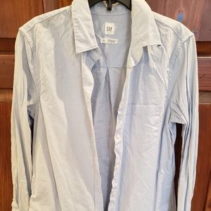 Gap button up